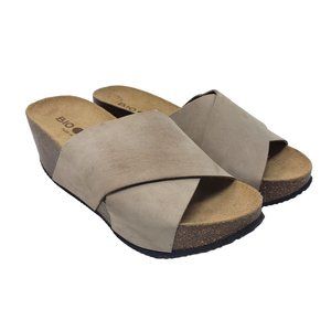 Bio Bio Platform Wedge Sandals Tan Leather Cork Slip On Shoes Womens Size 7.5